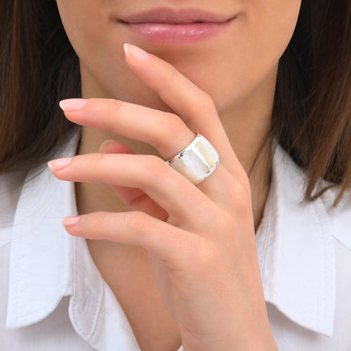 Medici Four Mother-of-Pearl Ring