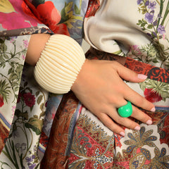 Nami acetate bracelet mounted on elastic cable