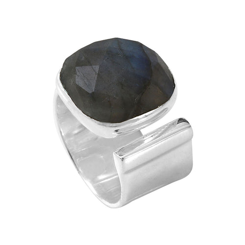 La Pompadour Labradorite Ring