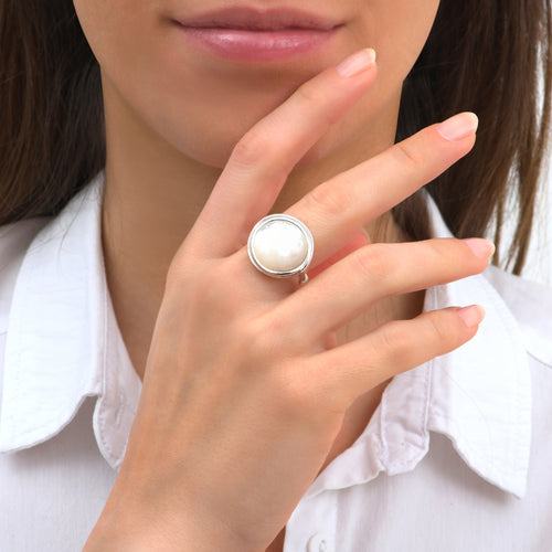 Mother-of-Pearl Swirl Ring