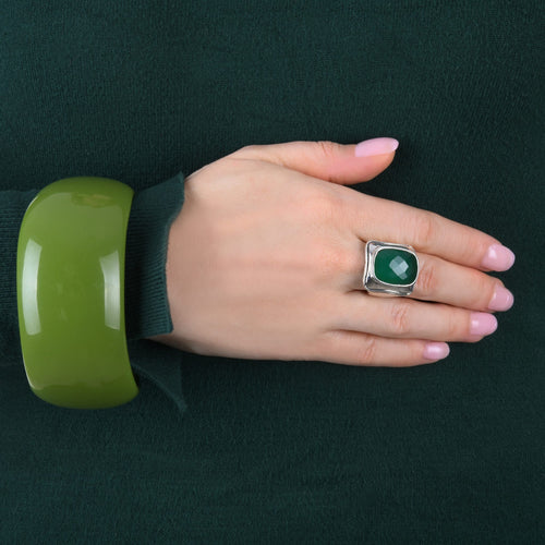 Frida Signet Ring in Green Onyx