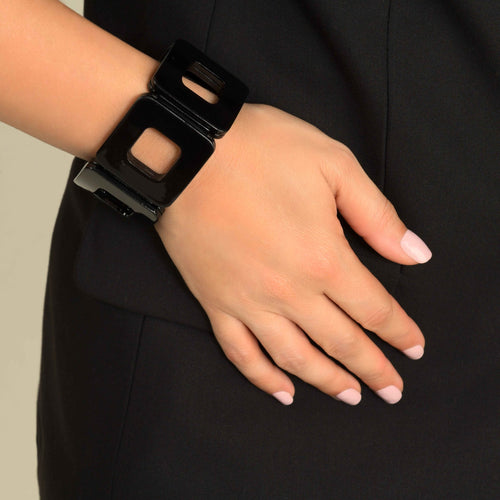 Vera bracelet in black acetate mounted on elastic cable