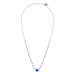 Collier Azalée en acier argenté, agate bleue – vue d'ensemble