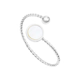 Bague Soline en acier argenté, nacre blanche – vue d'ensemble