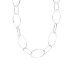 Collier Yael en acier argenté – vue rapprochée