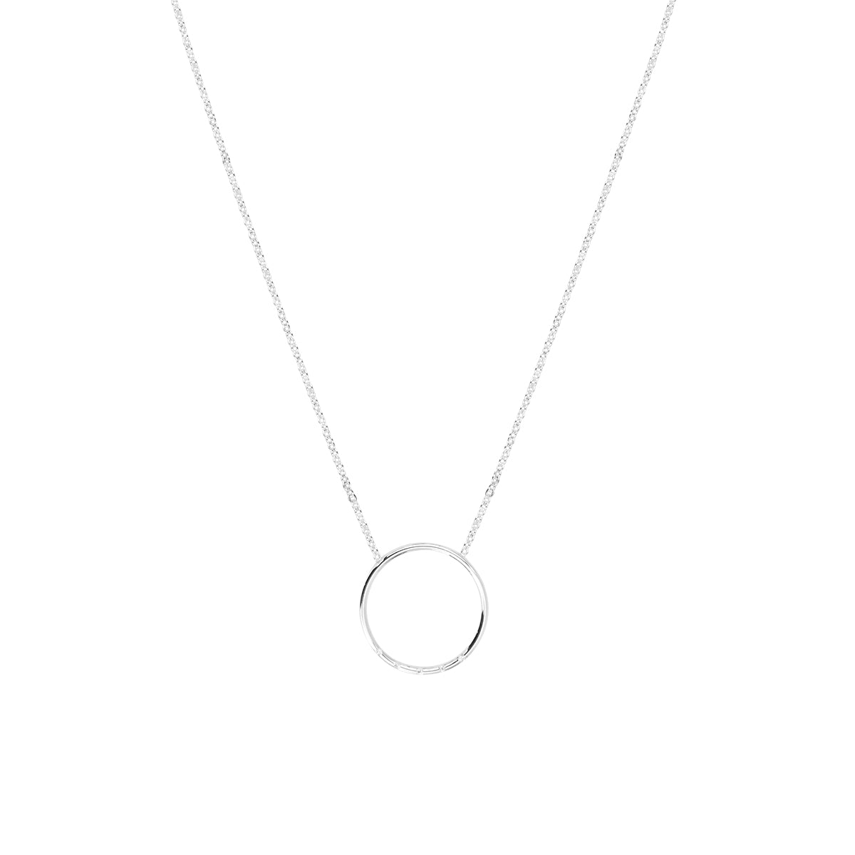 Collier Veda en acier argenté – vue rapprochée