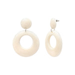 Boucles d'Oreilles Linnea en Résine Crème et Acier