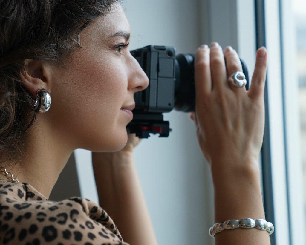 BO et Bague portées par photographe à bijoux d'argent